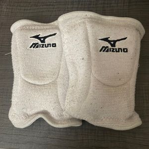 White Mizuno Volleyball knee pads